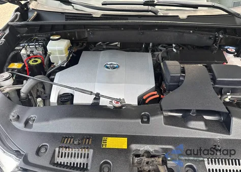 2018 Toyota Highlander Hybrid Xle z USA, uszkodzony, nr VIN 5TDJGRFH1JS037638